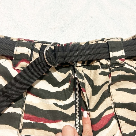 Guess Lamona Zebra Print Belted Utility Short Shorts Size 4 - Picture 6 of 10